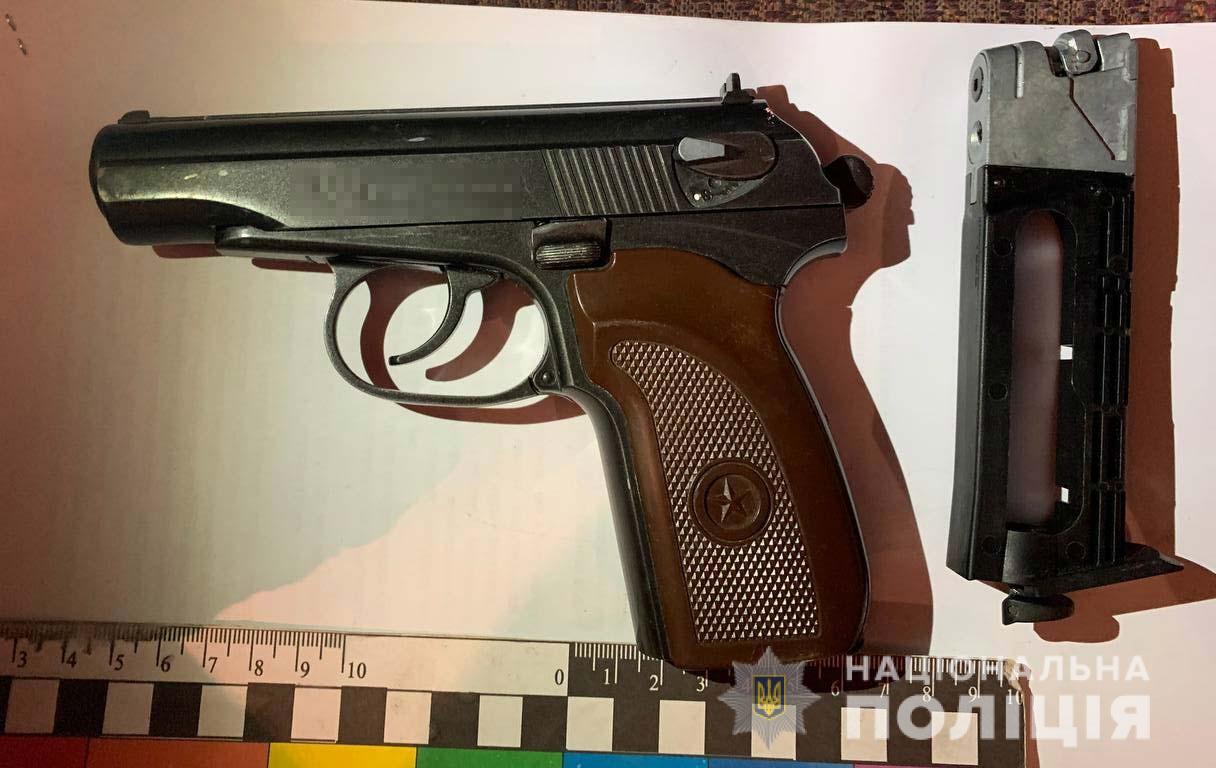 двох мешканців покрова затримали за розбійний напад на поштове відділення - зображення 2